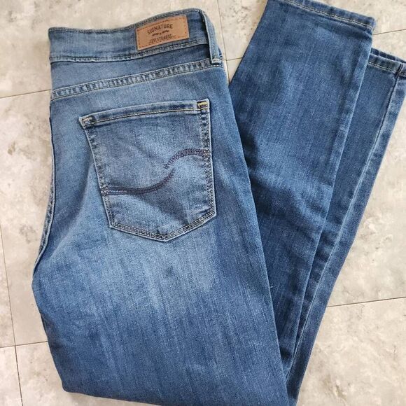58 Signature Levi Strauss & Co Modern Skinny Crop jeans - Picture 1 of 9